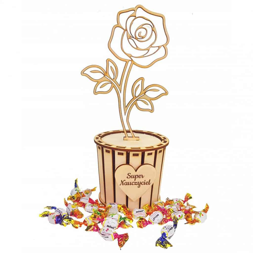 Pudełko pojemnik drewniany na cukierki słodycze z różą w kształcie doniczki kwiat na Dzień Nauczyciela